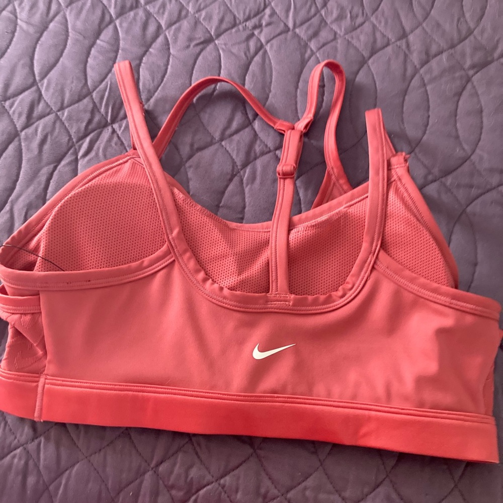 Nike sports bra - Picture 2 of 9
